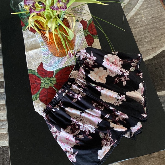 Flowers short - Picture 3 of 3